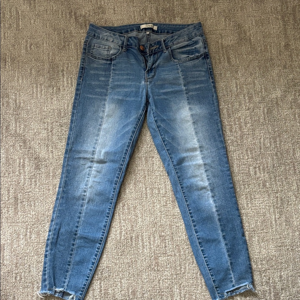Dex Slim Mid-Rise Women's Jeans in Medium Blue